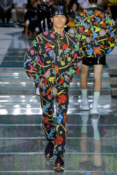 Look 46